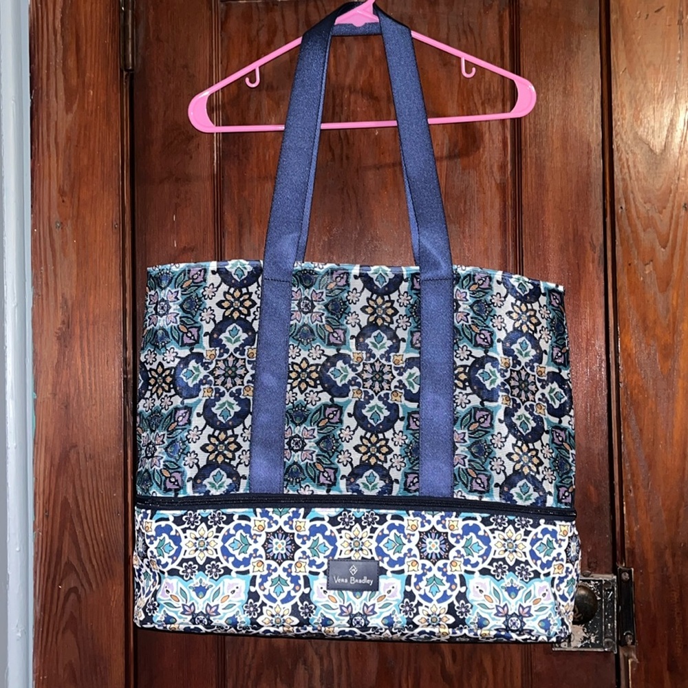 Vera Bradley Beach Tote in Lisbon Medallion Cool - Brand New!